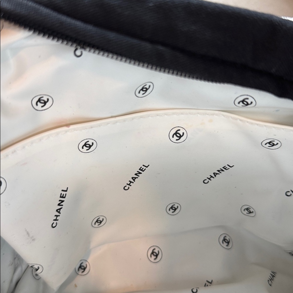 CHANEL Logo Cosmetic Pouch Make Up Bag - Picture 9 of 11
